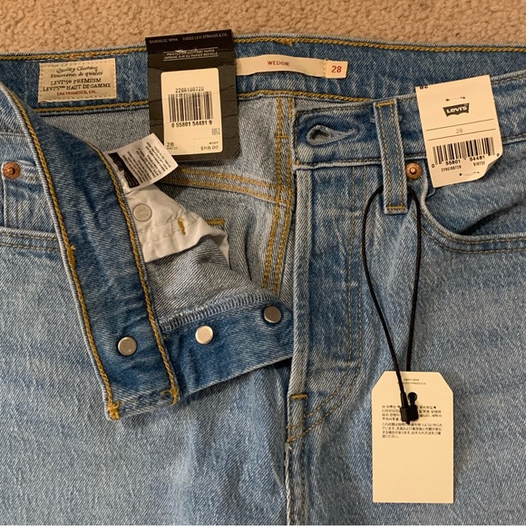 NWT Levi’s faded Wedgie Jeans. - Picture 1 of 5